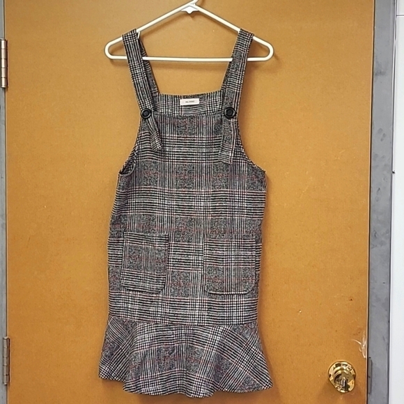 Mill Studio Dresses & Skirts - Mill Studio Black and White Plaid Tweed Style Jumper